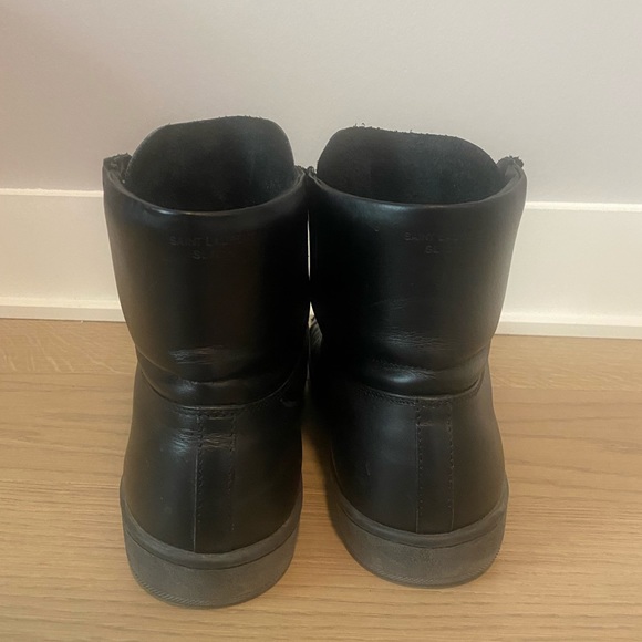 Saint Laurent Men’s Leather High Top Sneaker. 40. US size 7. - Picture 2 of 4